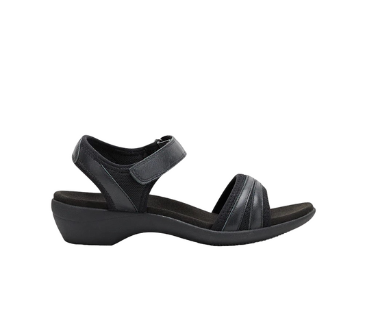 Womens Hush Puppies Amazing Sandals Black