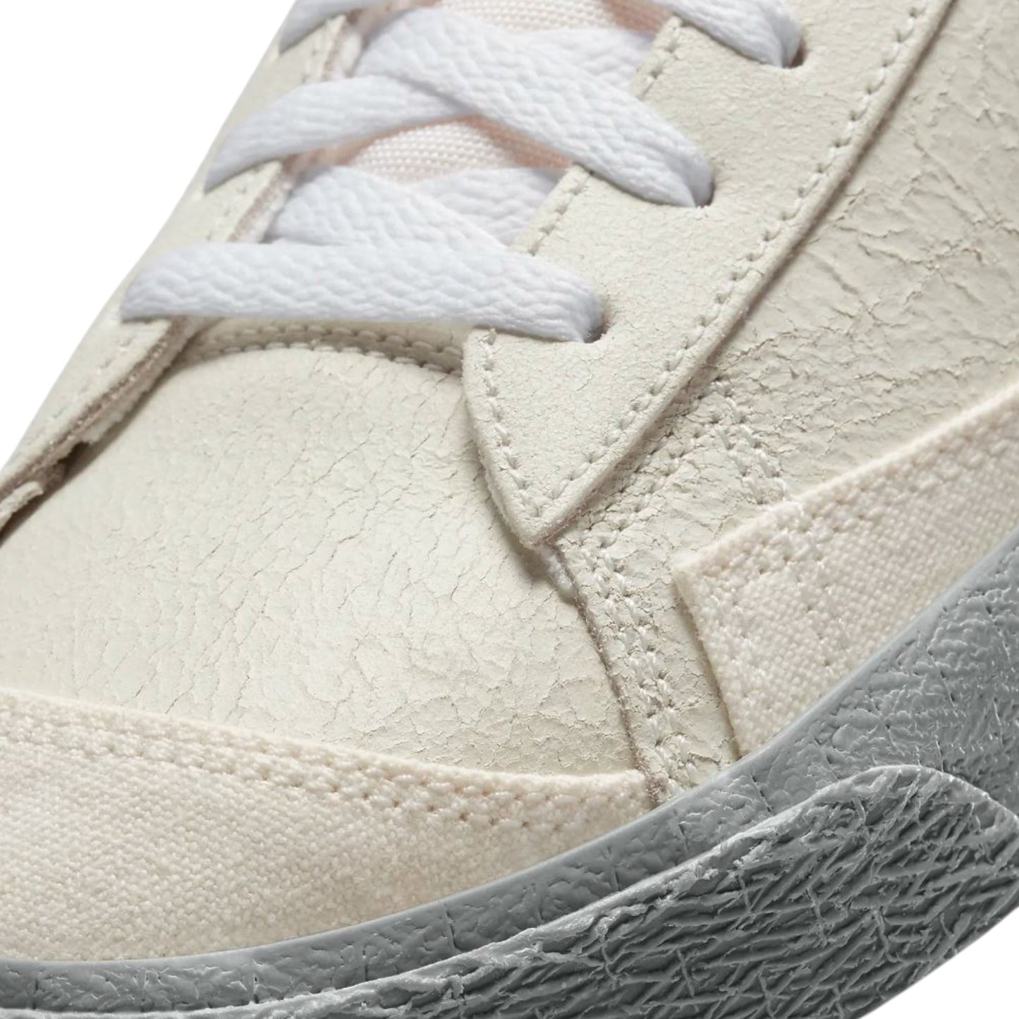 Mens Nike Blazer Mid 77 Shoes Summit White/Phantom