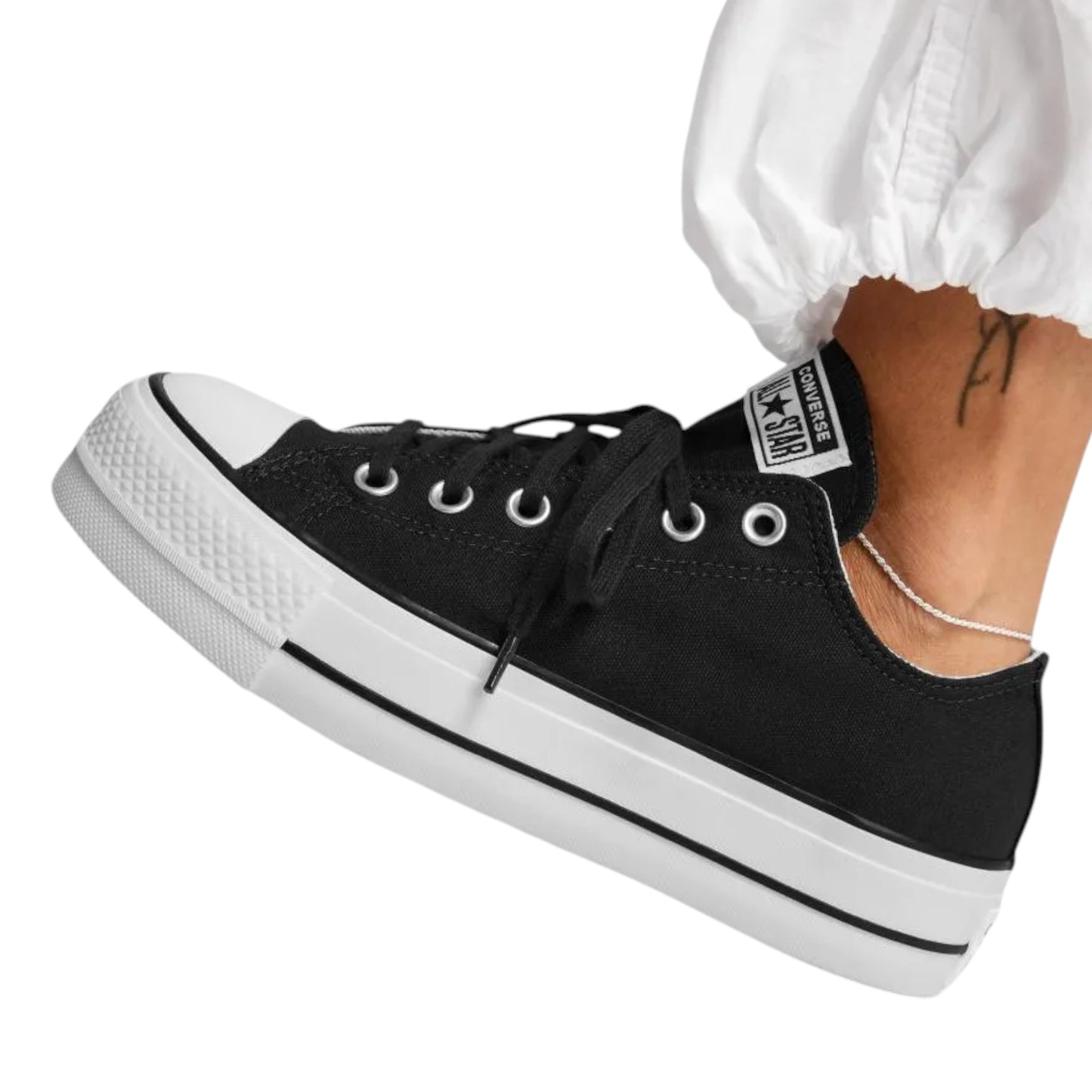 Womens Converse Chuck Taylor All Star Canvas Low Top Shoes Black/White