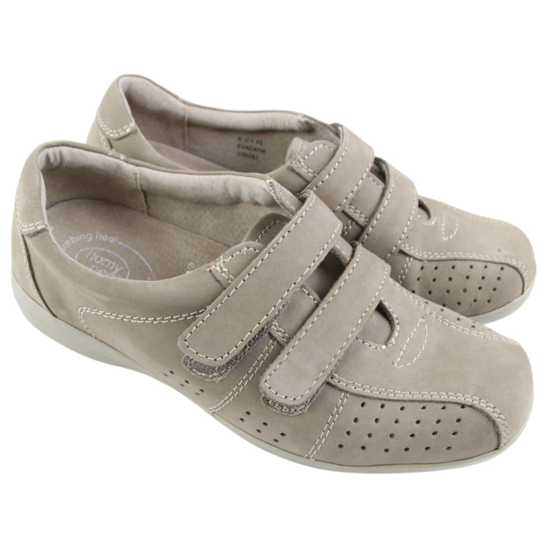 Womens Homyped Evadene Flats Stucco